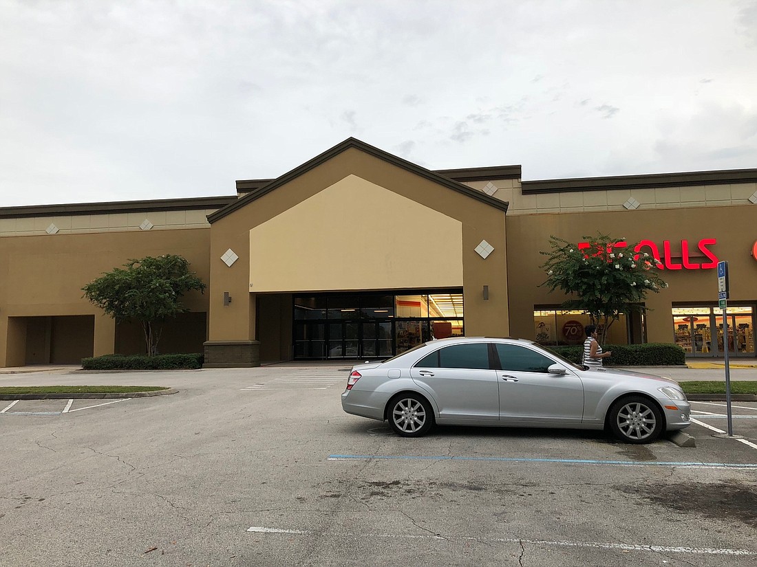 Surplus Warehouse wants to open next to Bealls Outlet in the Regency Park Shopping Center.