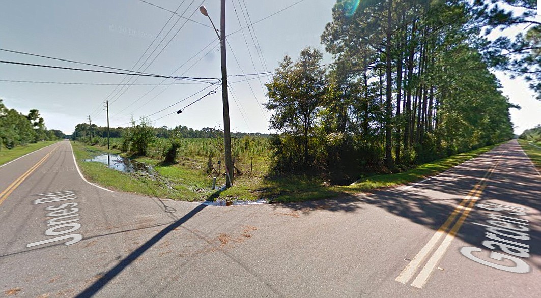 This undeveloped land on the corner of Garden Street and Jones Road in western Duval County may be developed into 458 single family homes. Screenshot via Google Street View.