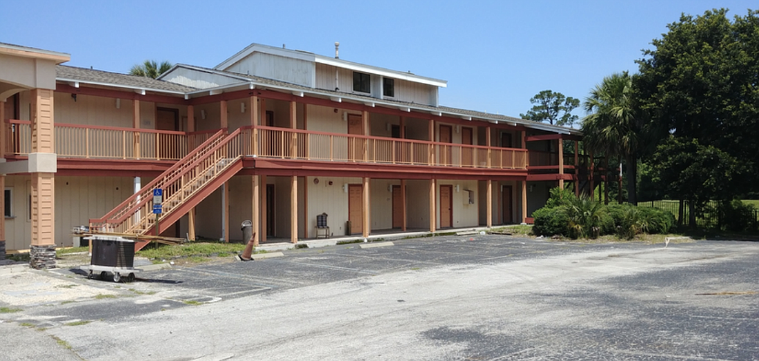 A former Baymeadows inn is planned for apartments.