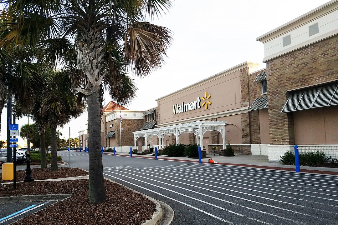 Retail notes Walmart to renovate at River City Marketplace; Tractor