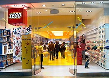 Lego Store Aventura Mall, Phillip Pessar