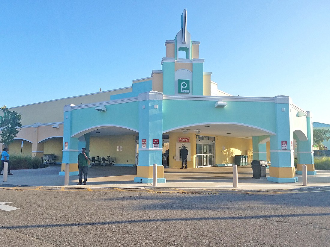 Publix Super Markets Inc. plans to close its Gateway Town Center store on Dec. 28.