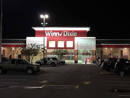 The Planning Commission approved a request for Winn-Dixie in Baymeadows to allow customers to drink beer and wine while they shop.
