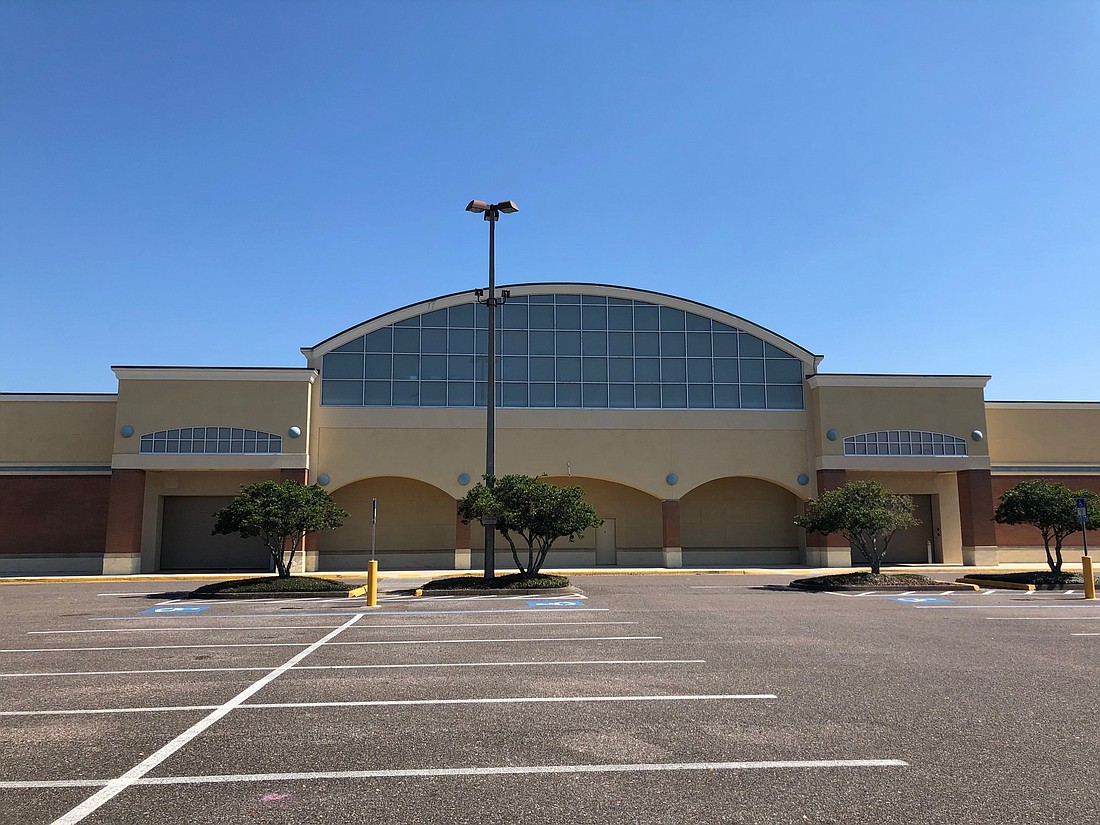 The closed Bealls store at 860 Commerce Center Drive in the Southside Commons shopping center.