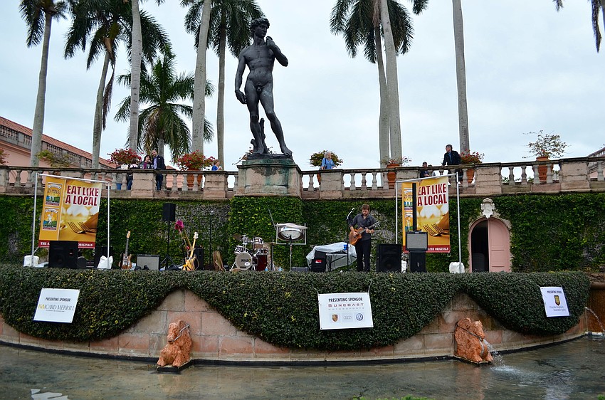 Live music entertained guests at the 7th annual Forks and Corks