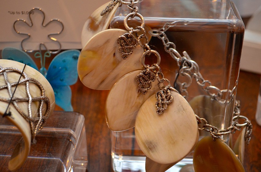 The Cinta Collection from John Hardy was featured at the Blue Ties and Butterflies Preview Party.