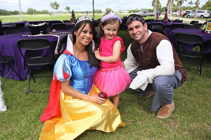 Kimmy Giang as Snow White with Addison Hays, 3, and Brian Murphy