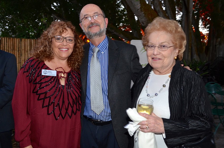 Flora and Guillermo Oynick with Judy Weinstein