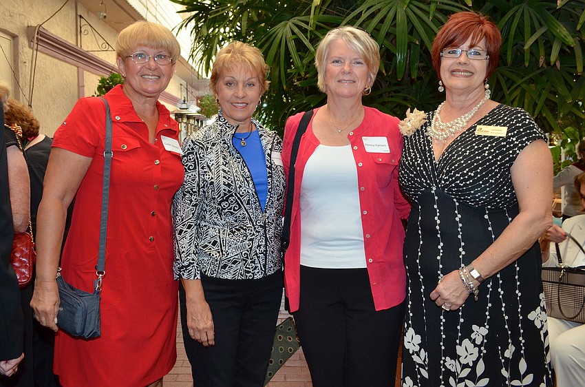 Gabe Zawacki, Rhonda McCormick, Penny Hansen and Lynne Ross