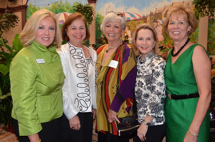 Donna Mateer, Pam Houfek, Cheryl Stanzione, Tracy Seider and Ollie Johnson