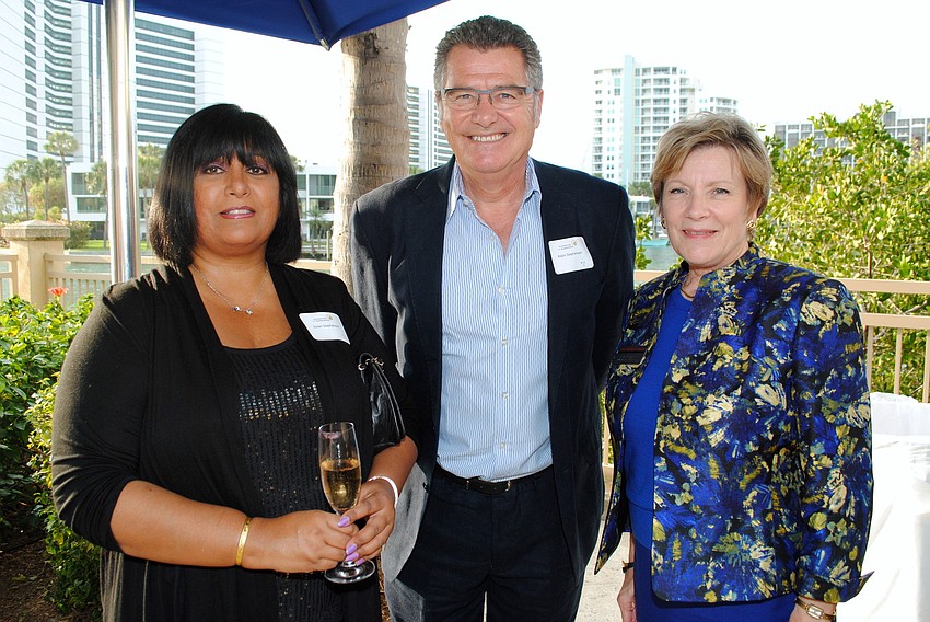 Susan and Robin Stephenson with Linda DiGabriel