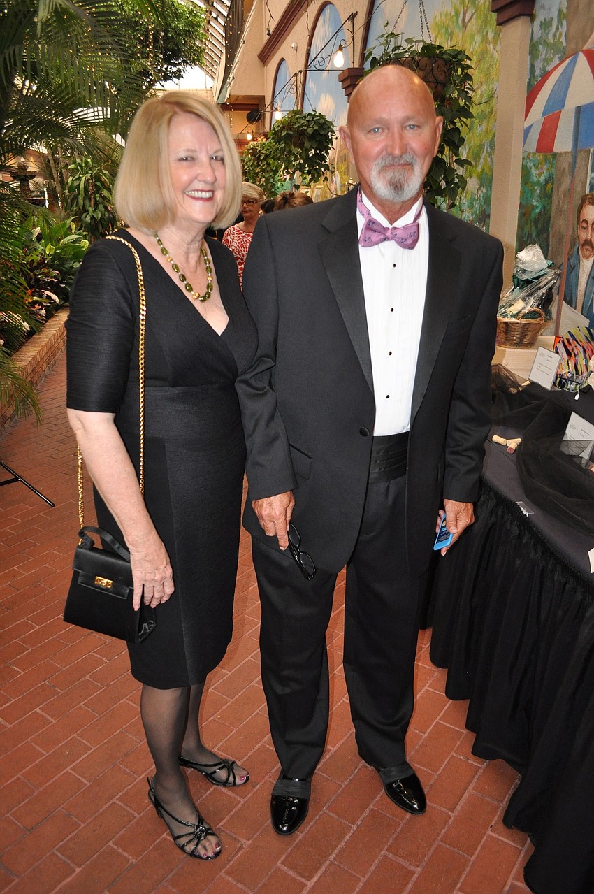 Nola and Larry Hietbrink