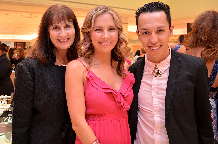 Mirta and Molly Klauber with Eduardo Anaya