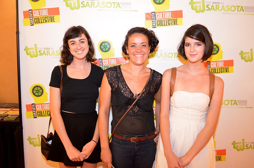 101913-ElizabethSheehey-SophiaZimmerman-LilyCarbone