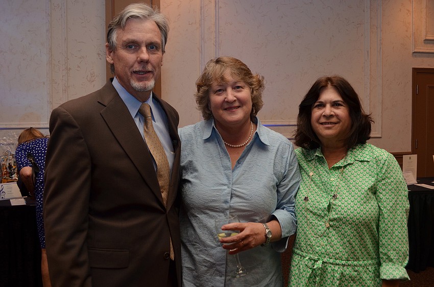Tom and Debbie Schults with Diane Kreisman