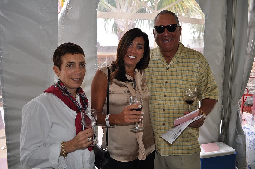 Jody Maltese-Levine with Diane and Peter Murray