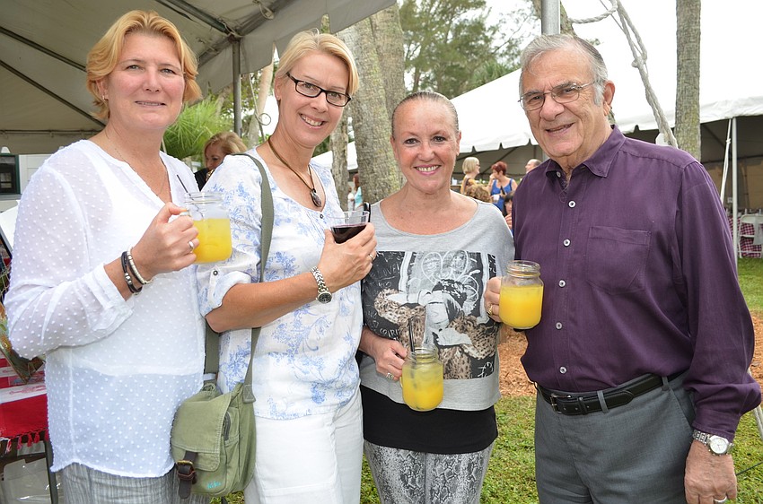 Tracy Walker and Sarah Tanner with Ethna and Ted Wishnie