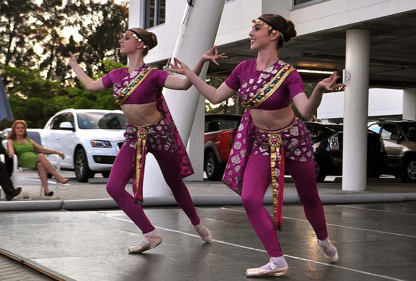 Caitlin Gish and Allison Forsyth