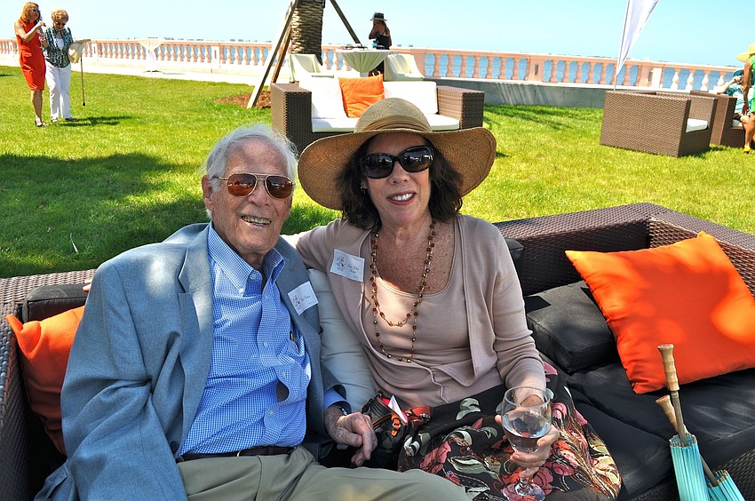 Brud Arthur with his daughter Robin Arthur Draper