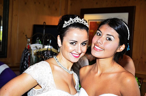 Models Alina Shakina-Smirnoff and Sophia Christina Gasca