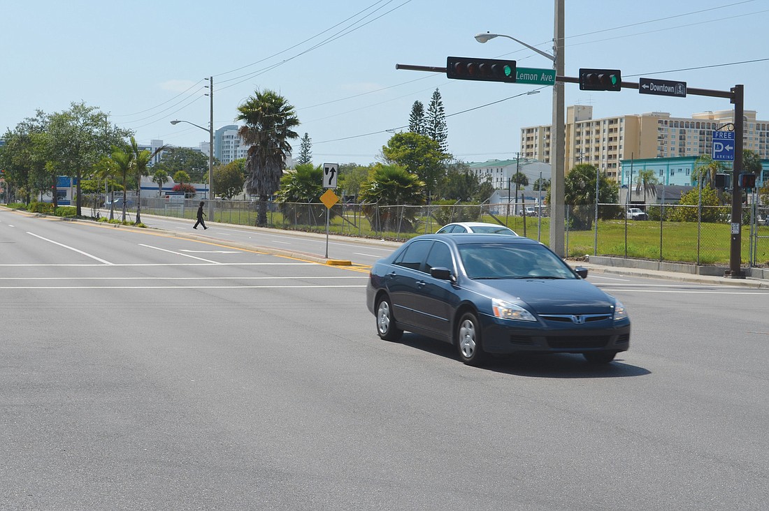 Proponents of narrowing this stretch of Fruitville Road say it is daunting to cross, and making the roadway two lanes instead of four would unite downtown with neighborhoods and commercial areas to the north.