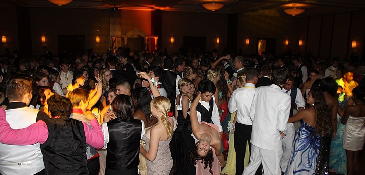 Students had fun dancing and singing along to their favorite songs.