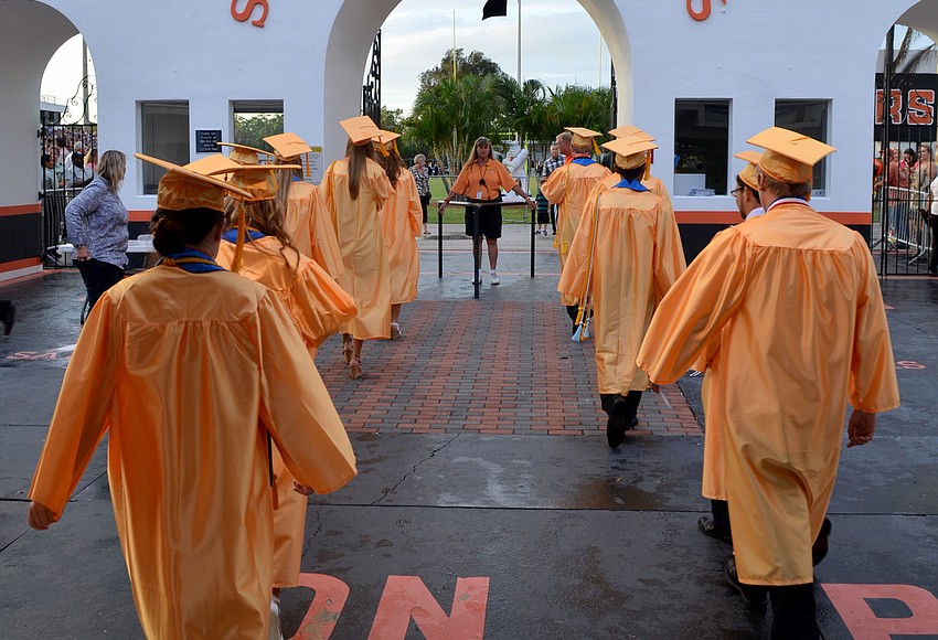 PHOTO GALLERY Sarasota High Graduation