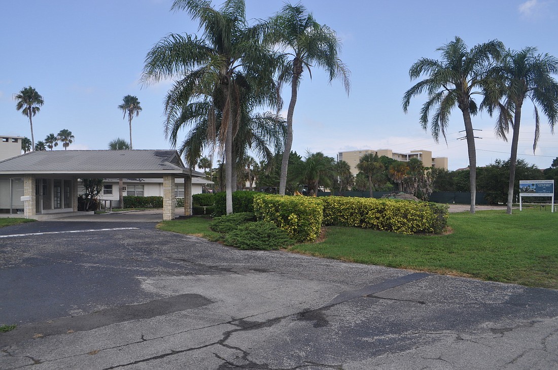 The Holiday Beach Resort will be torn down Thursday, Aug. 1.