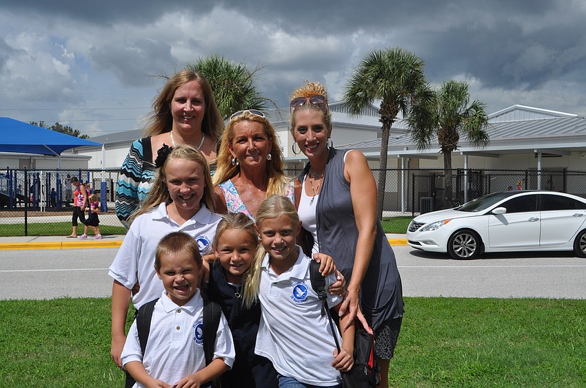 Debby Hurt, Debbie Ellis, Erinn Bauman, Alyssa Bates, 9, Lareina Ellis, 7, Alanna Smith, 9, and Macin Bauman, 5.