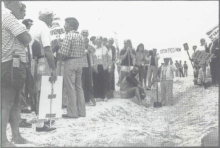 Siesta Key residents rallied to open Midnight Pass by shovel Ã¢â‚¬â€ years after the inlet was artificially closed Ã¢â‚¬â€ in the early 1980s.