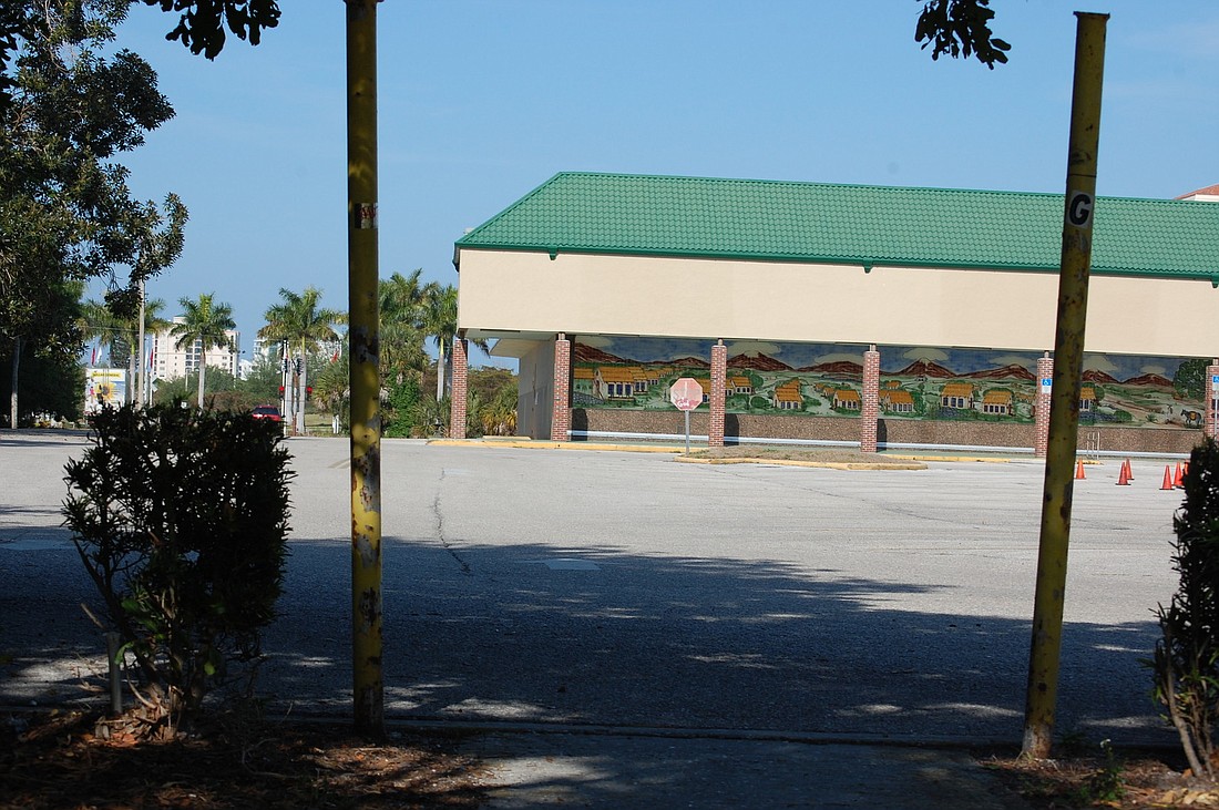 A Walmart Supercenter nearly overtook the shell of the former Publix in the Ringling Shopping Center.