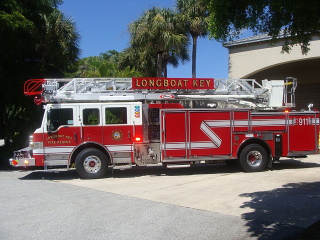 The apparatus has a 75-foot ladder and 500-gallon water tank. (Courtesy Longboat Key Fire Rescue)