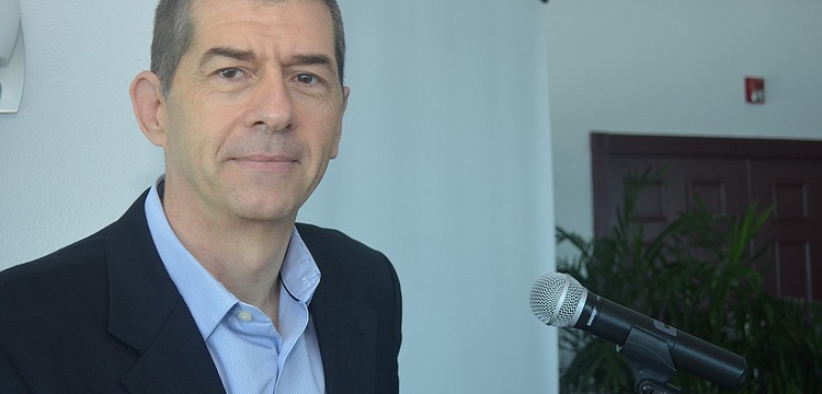 Guest speaker and Roskamp Institute President Michael Mullan