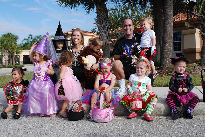 Lisa Brooks' and Craig Jordan's class made sure to gather for a group photo.
