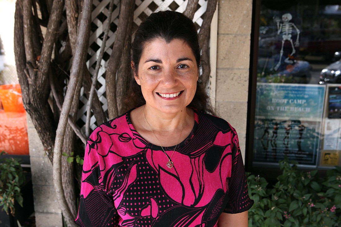 Siesta Key resident Lourdes Ramirez has filed to run for the Sarasota County Commission in 2014.