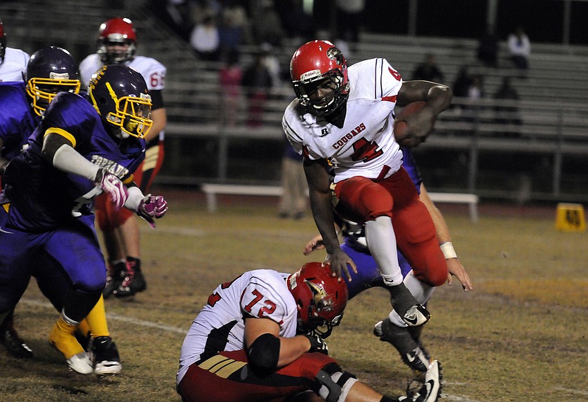 Cardinal Mooney running Demardre Patterson scored the Cougars first touchdown on a 36-yard run.