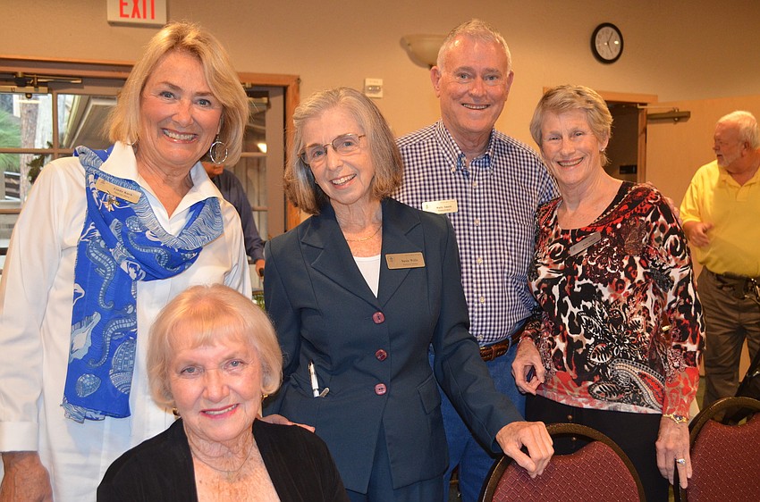 Linda Kuck, Donna Dubiel and Susie Wills with Wally and Pam Smith