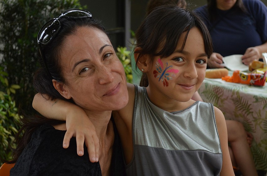 Sasha and Chloe Drapkin