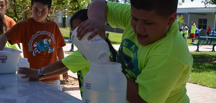 Melqui Batancourt competes in the Water Relay.