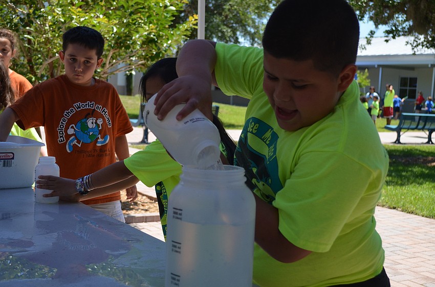Melqui Batancourt competes in the Water Relay.