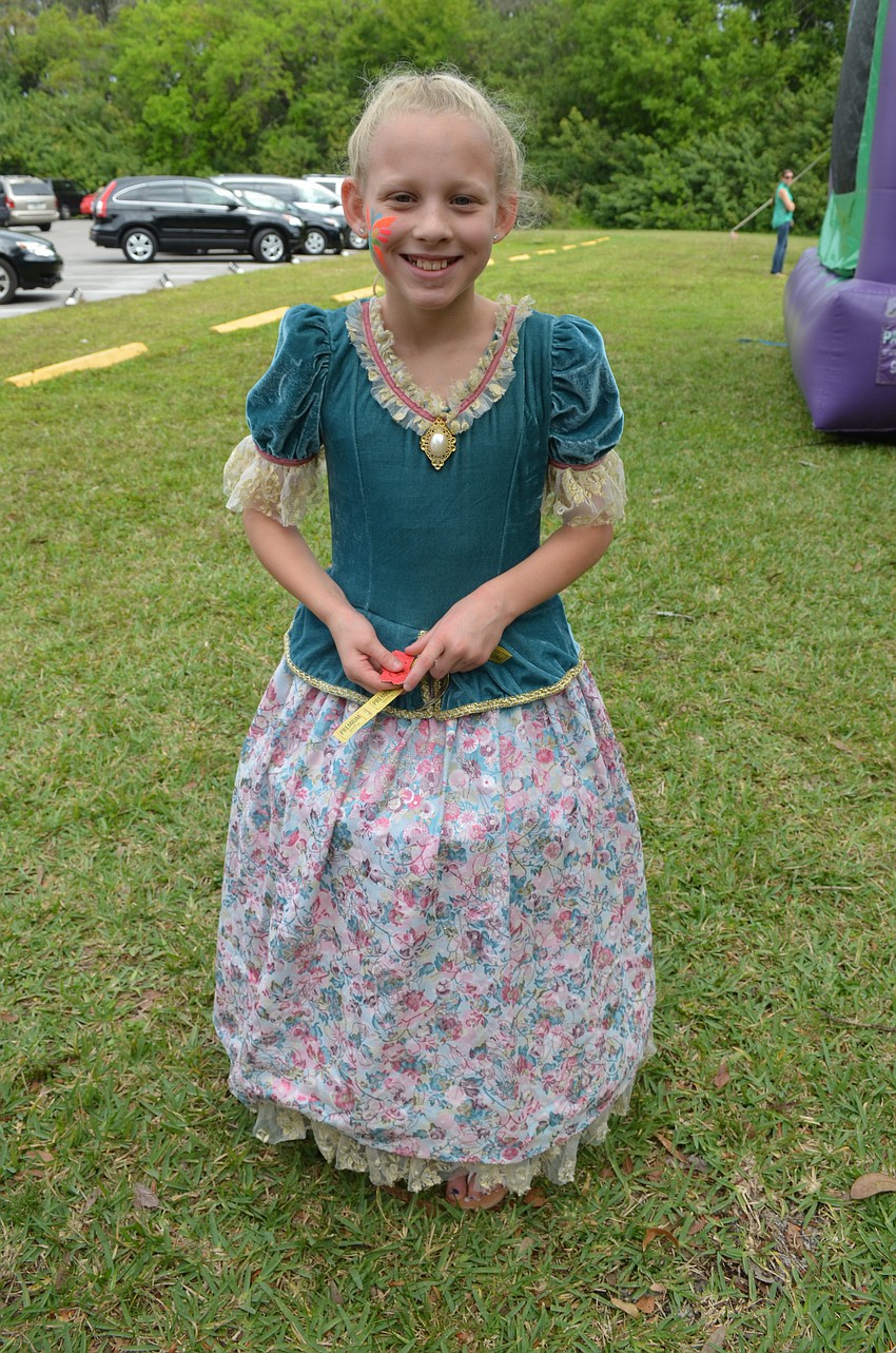 Chava Hodges dressed as Queen Esther from the Purim story.