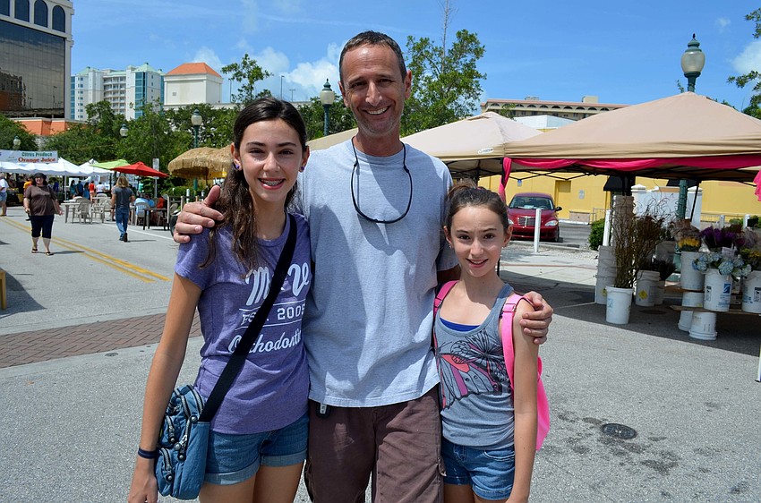 Mike Wernicoff with his daughters, Wallis and Edlyn.
