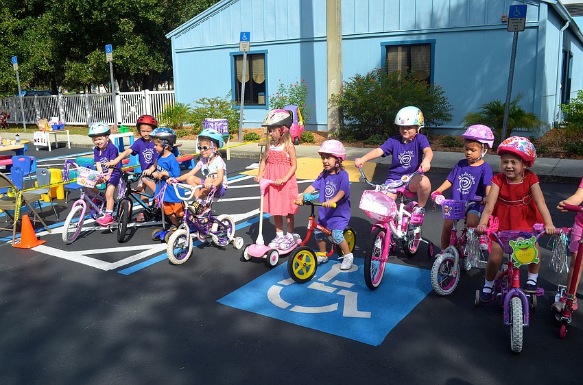 The 4 and 5-year-old group prepares to start riding.