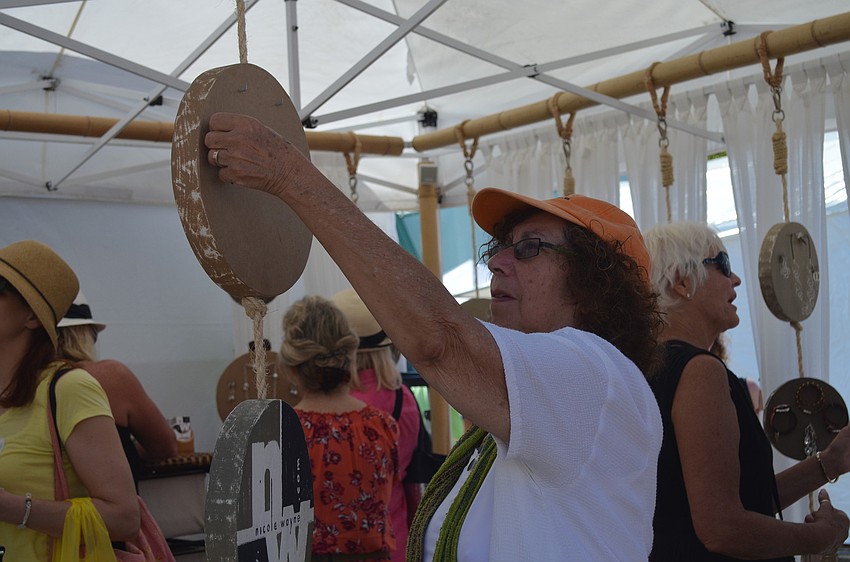 Melissa Wenig shops.