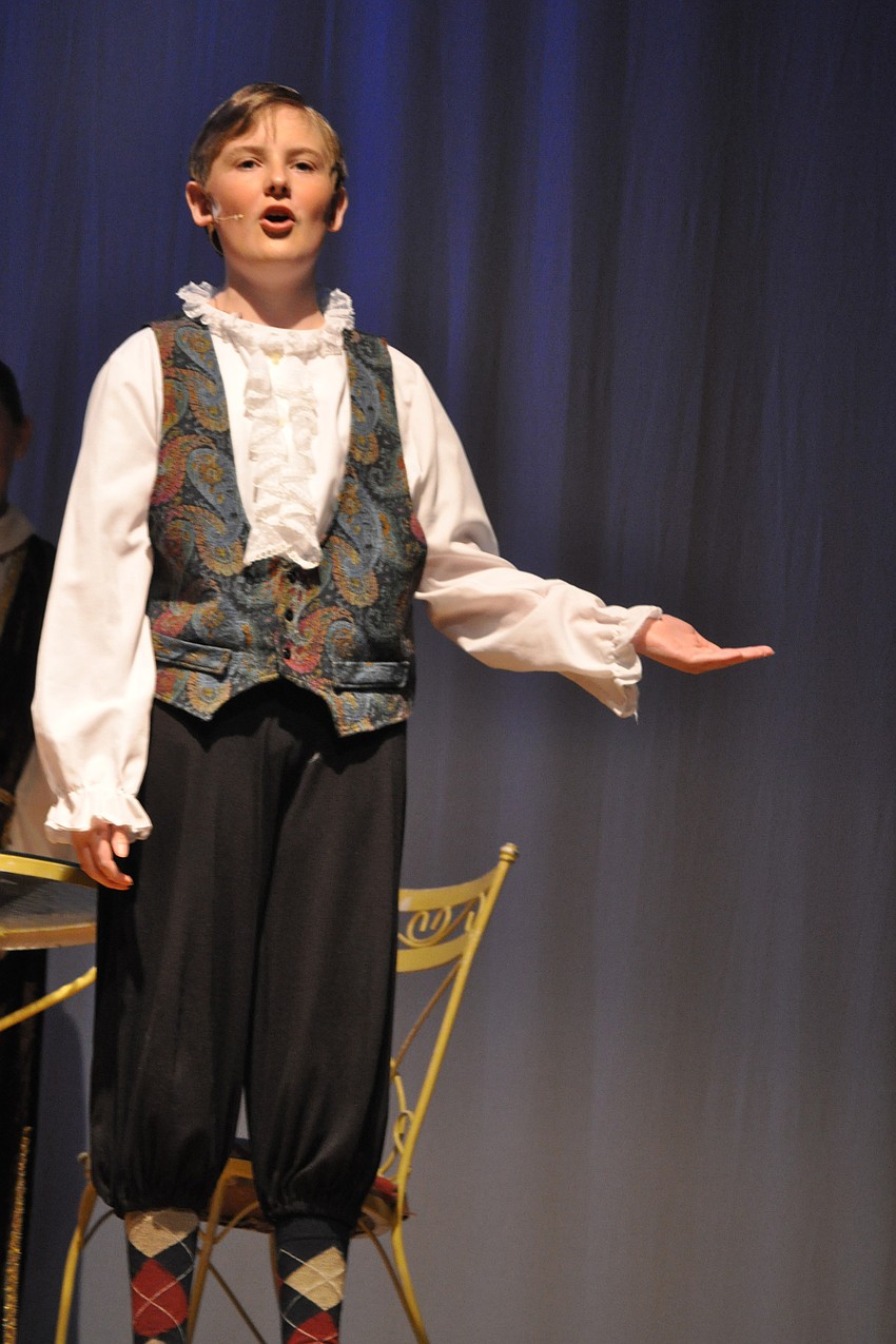 Alexander Peiser plays Grimsby.