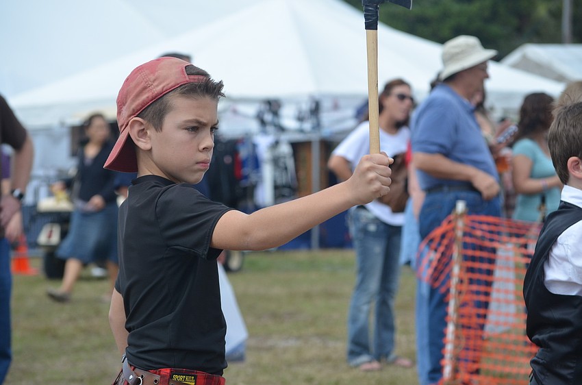 Connor Robertson prepares to throw his hammer.
