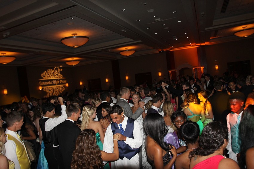 Hundreds of students took to the dance floor.