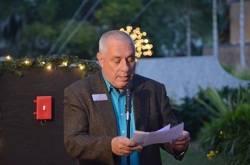 Tom Buchter welcomes everyone to the lighting