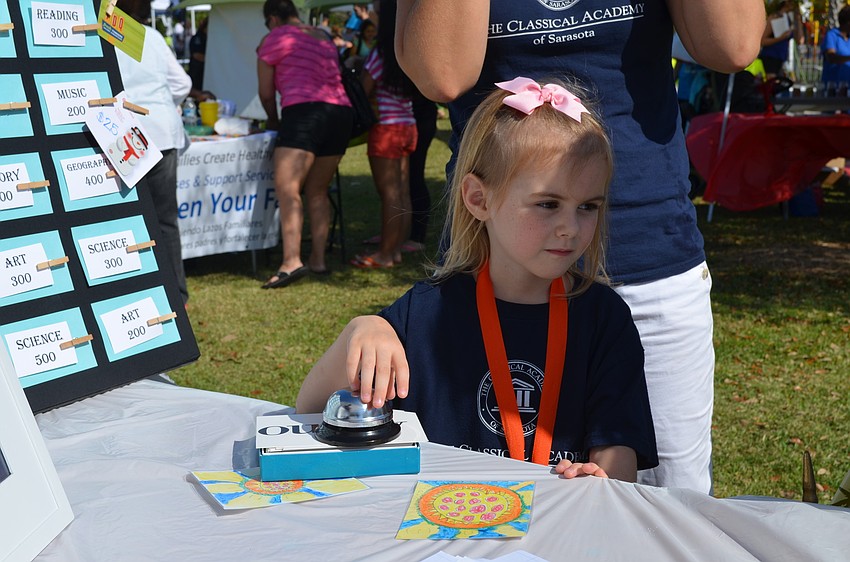 Emma Stuart plays â€œAre You Smarter Than a Kindergartener.â€