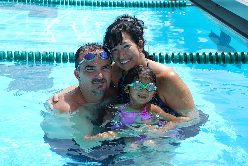 Dustin, Dakota and Terri Warth spent the day together in the pool.